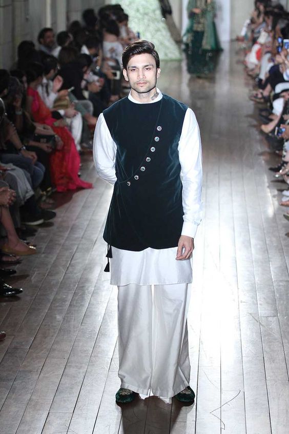 Ethnic dresses 2025 for engagement party